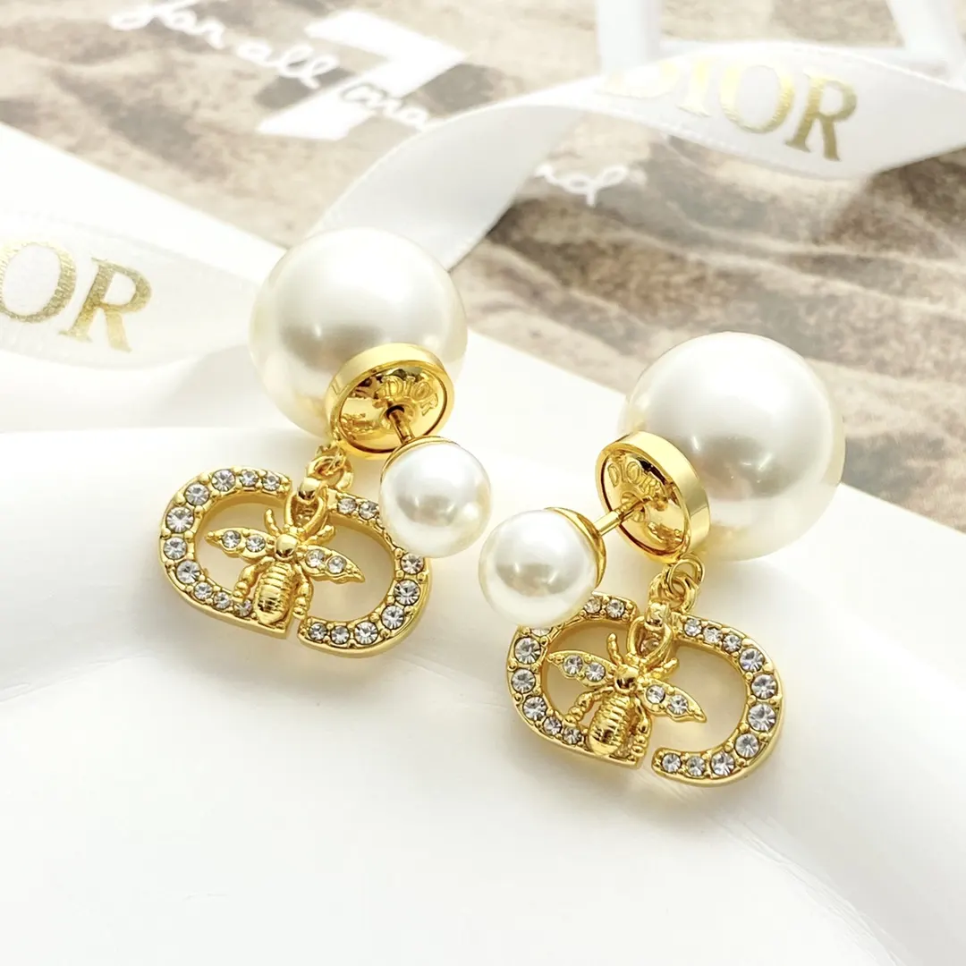 Dior 珍珠耳钉 金色百搭款