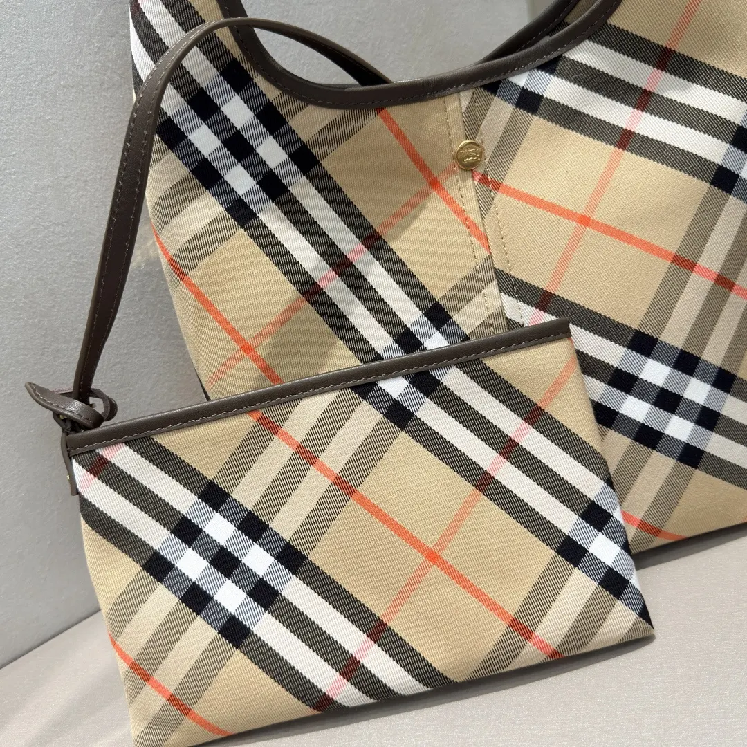 Burberry 小牛皮 雙肩包 实用雙肩款