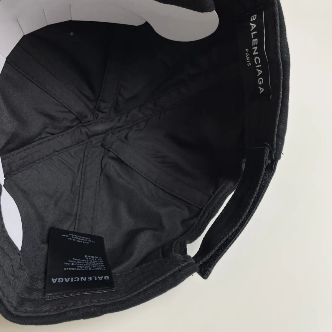 Balenciaga 棒球帽 精致搭配