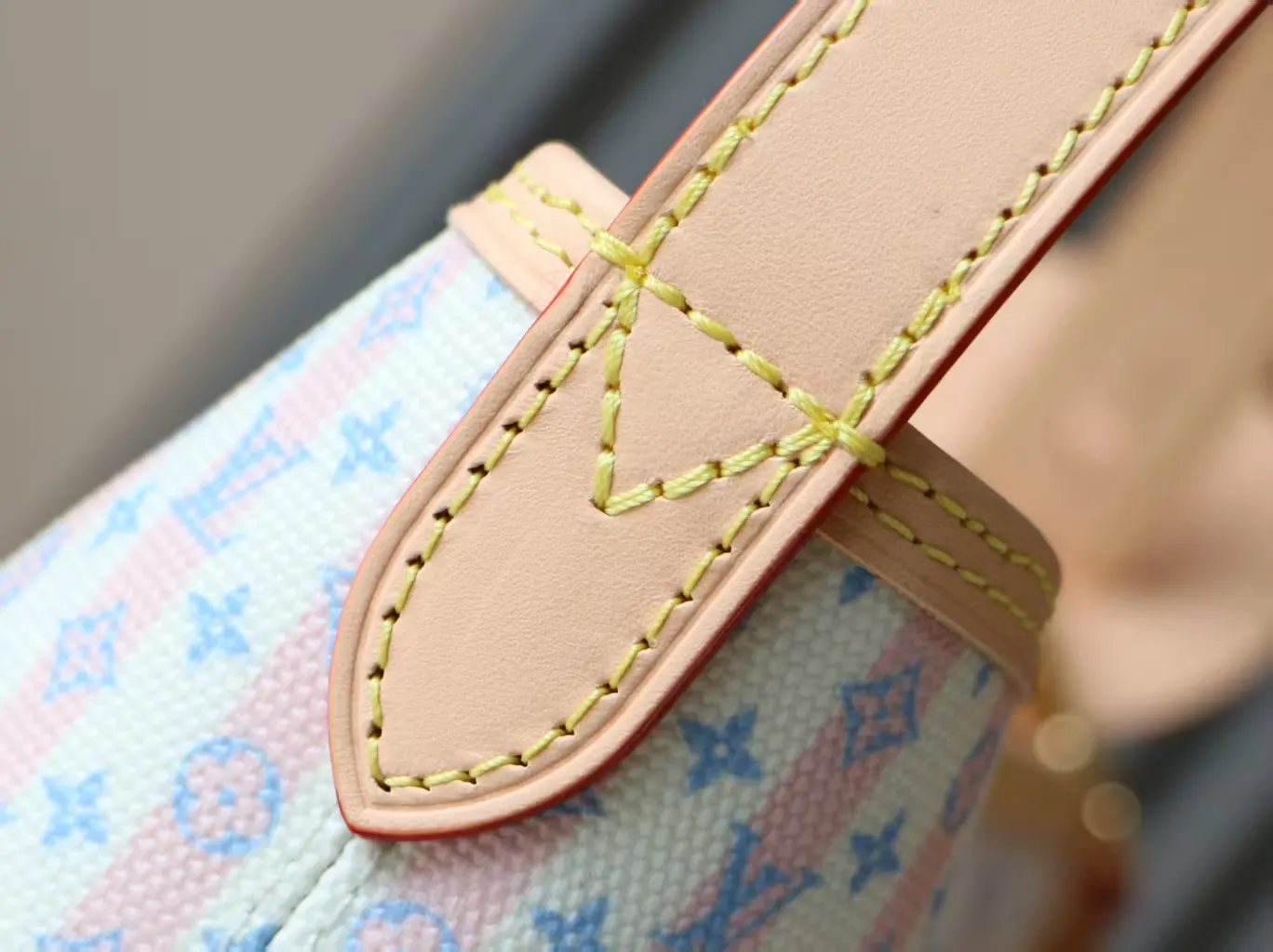 LV 粉色 帆布 精品 粉色 条纹印花水桶包 AL 鏈條包 精致鏈條款