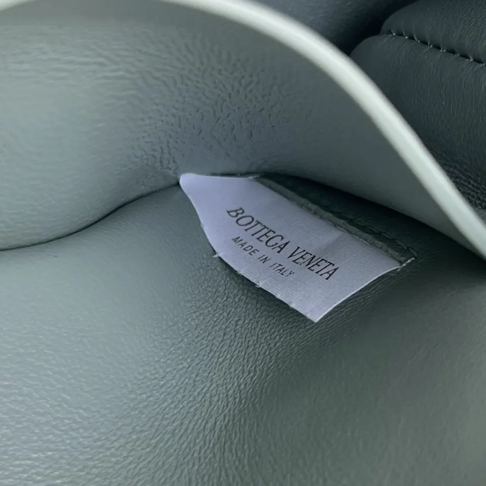 Bottega Veneta 腋下包 復古腋下背款