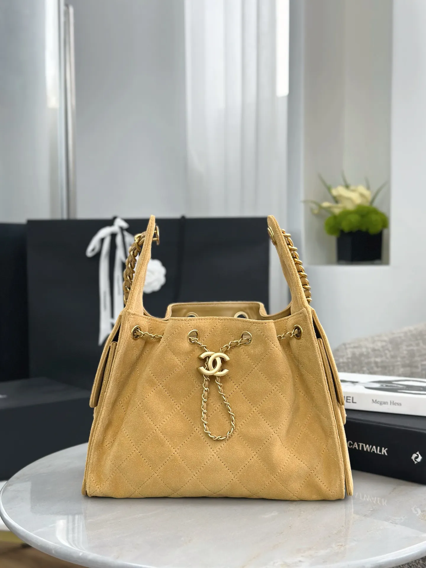 Chanel Suede Hobo Underarm Bag Shoulder Back Image 2 Chanel Suede Hobo Underarm Bag Shoulder Back Image 2