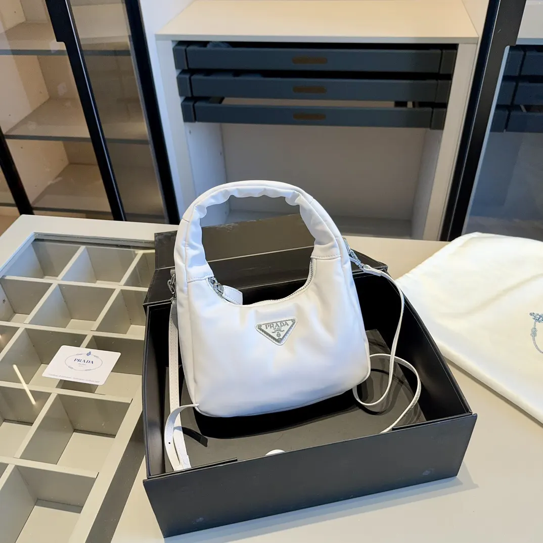 PRADA 腋下包 日常通勤款
