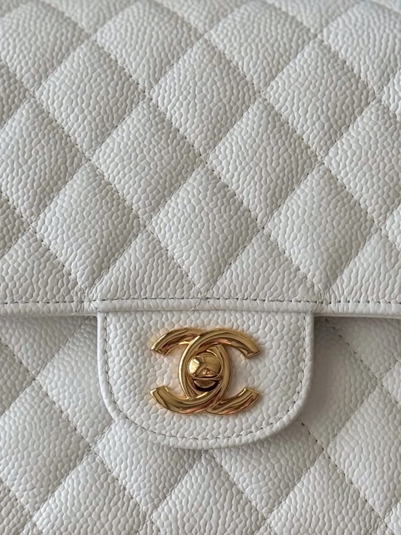 CHANEL 白色牛皮菱格链条包 金扣款