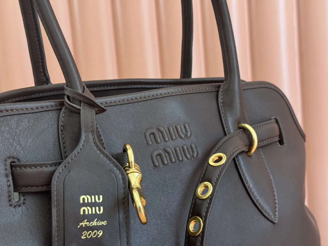 Miu 金色 羊皮 单肩包 日常单肩背款
