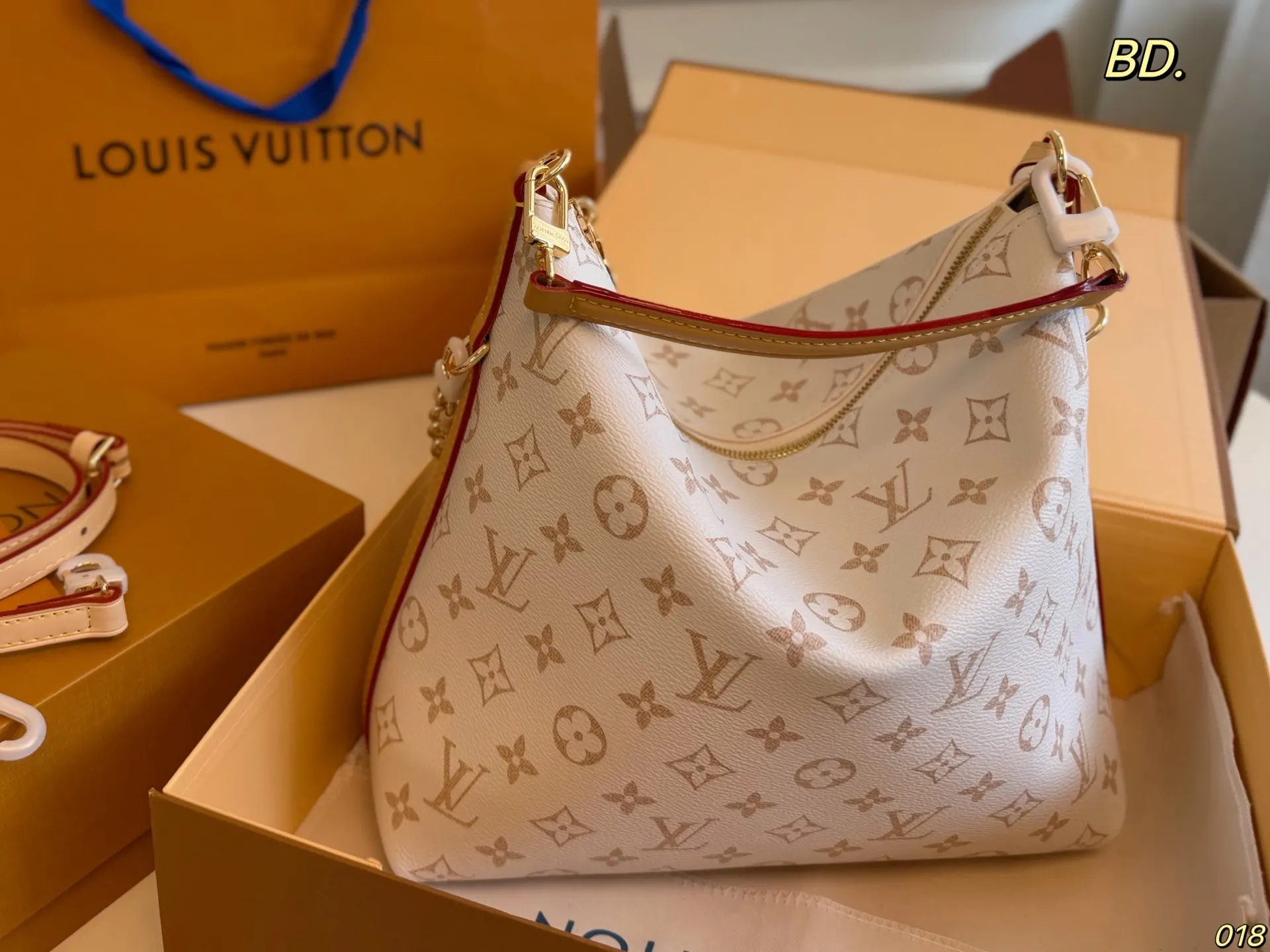 LV 掛件 × Mul 鏈條包 精致鏈條款(數字9) LV 掛件 × Mul 鏈條包 精致鏈條款(數字9)