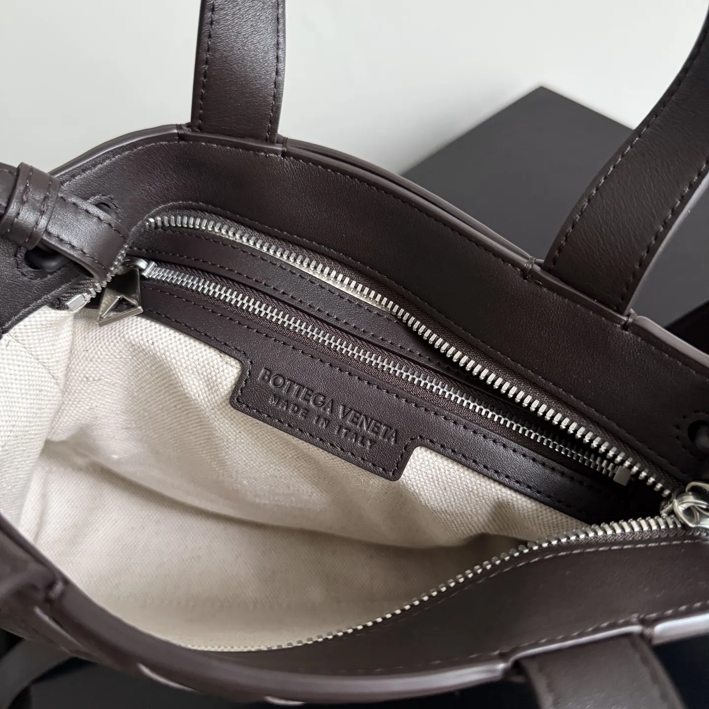 Bottega Veneta 牛皮 托特包 大容量托特款