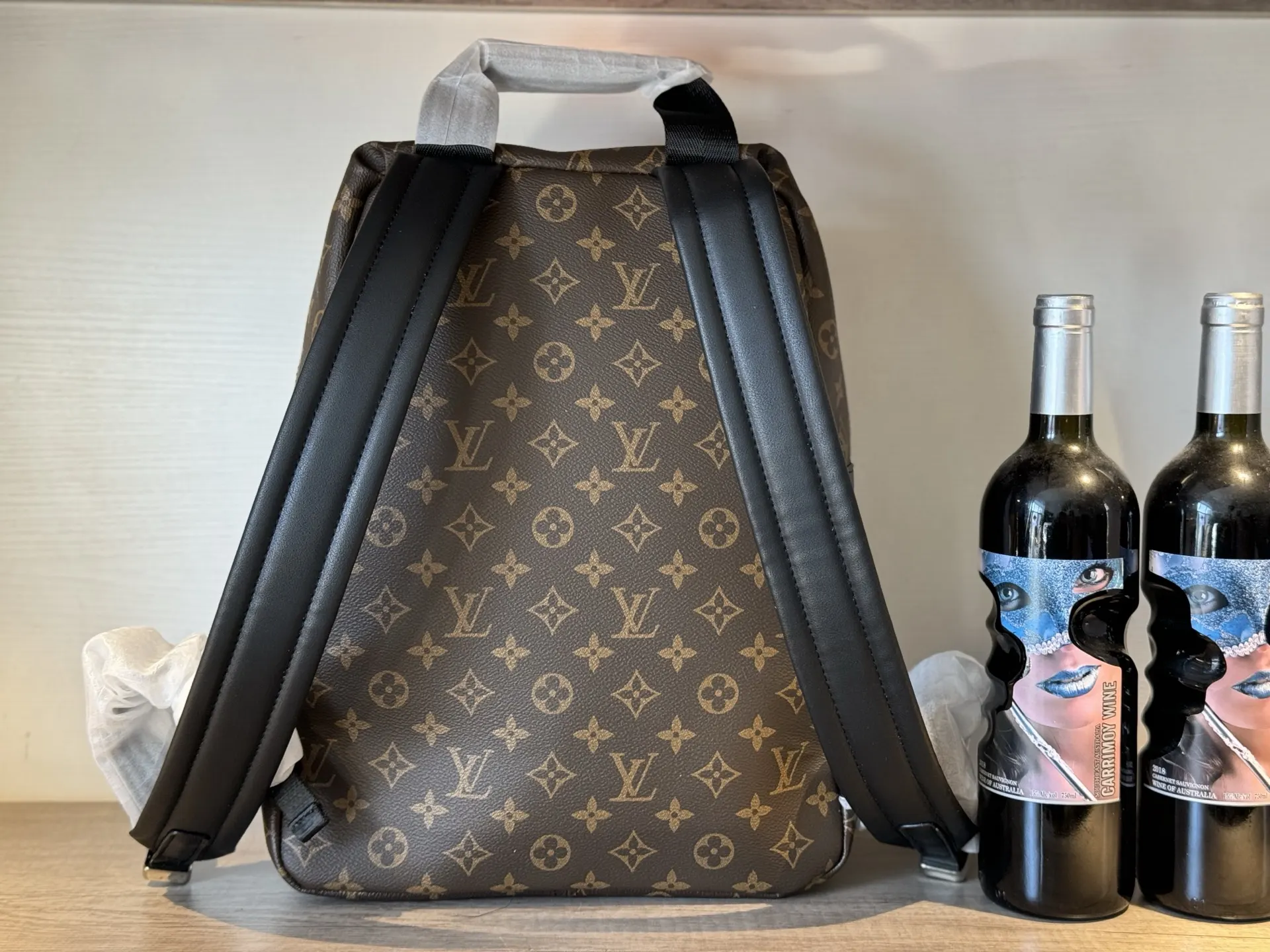 LV 潮男必备单品 潮牌雙肩背包 定制五金 设 雙肩包 实用雙肩款