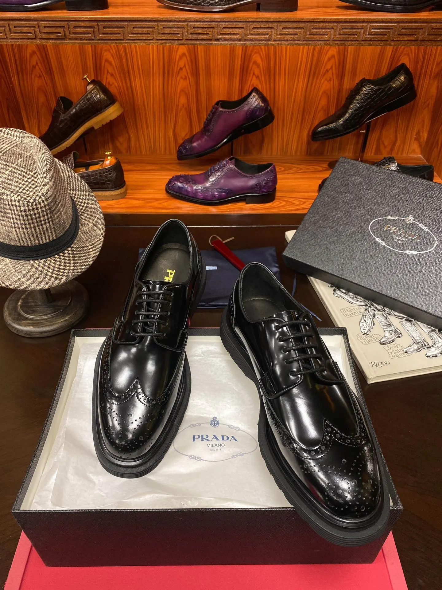 Prada Fashion Item Casual Versatile Leather