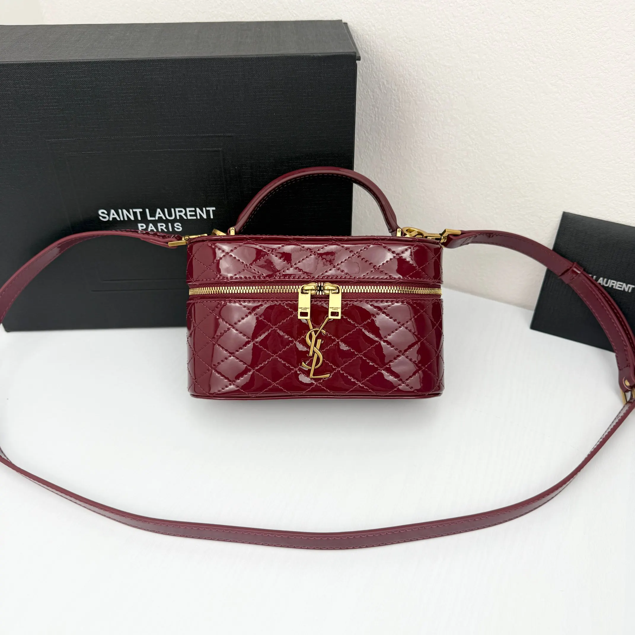 羊皮 GABY VANITY BAG 迷你漆皮革肩 手拿包 精致手拿款