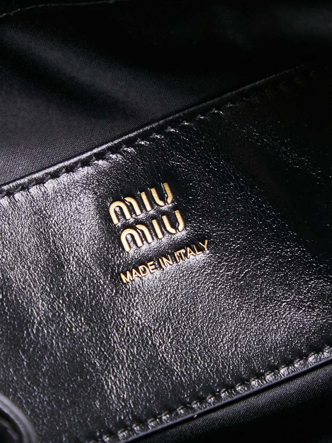 Miu 小牛皮 雙肩包 实用雙肩款