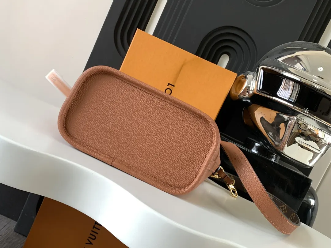 Louis Vuitton M12209 手提包