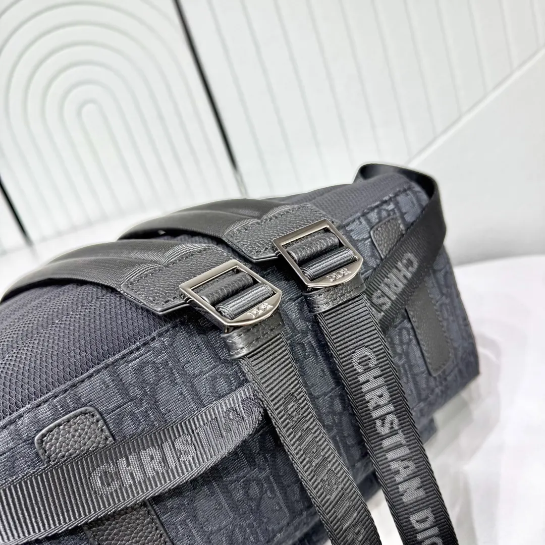 Dior 黑色 牛皮 市场 打版 保证进口头层牛皮 拒绝 雙肩包 实用雙肩款
