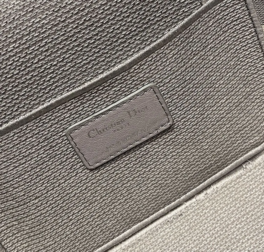 Dior DI OR 最火包 包 三折零 出了日常凹造 手提包 通勤手提款