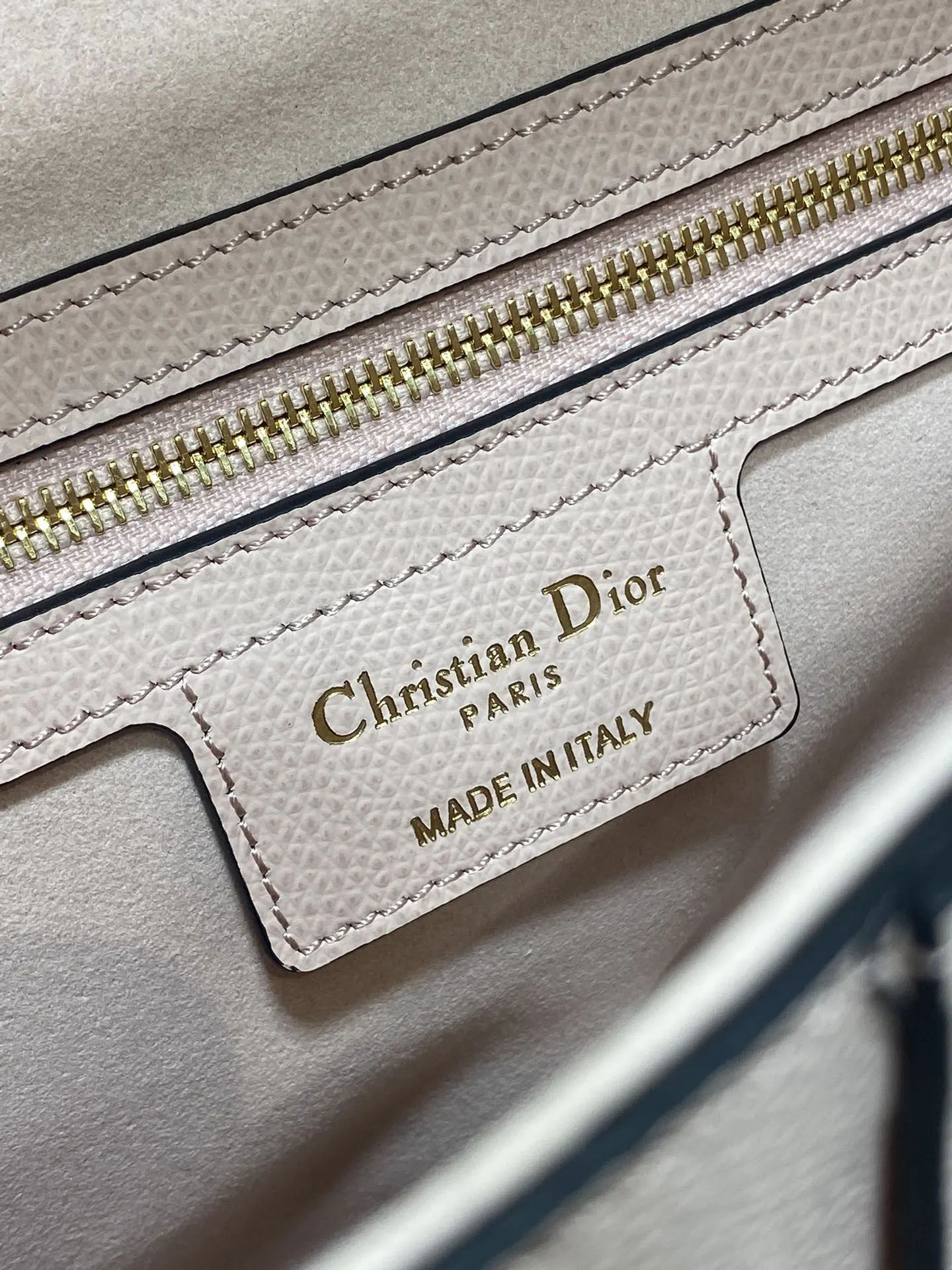 Dior Fashion Item Travel Classic