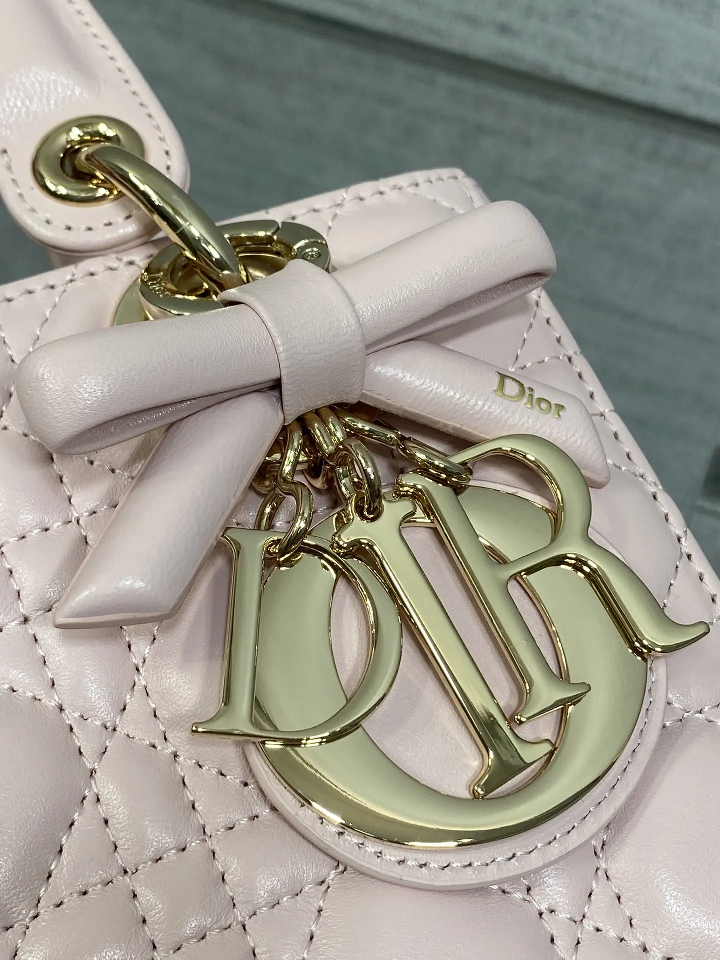 Dior Lady Dior Lady 柔粉色手袋 手提斜挎(數字4) Dior Lady Dior Lady 柔粉色手袋 手提斜挎(數字4)
