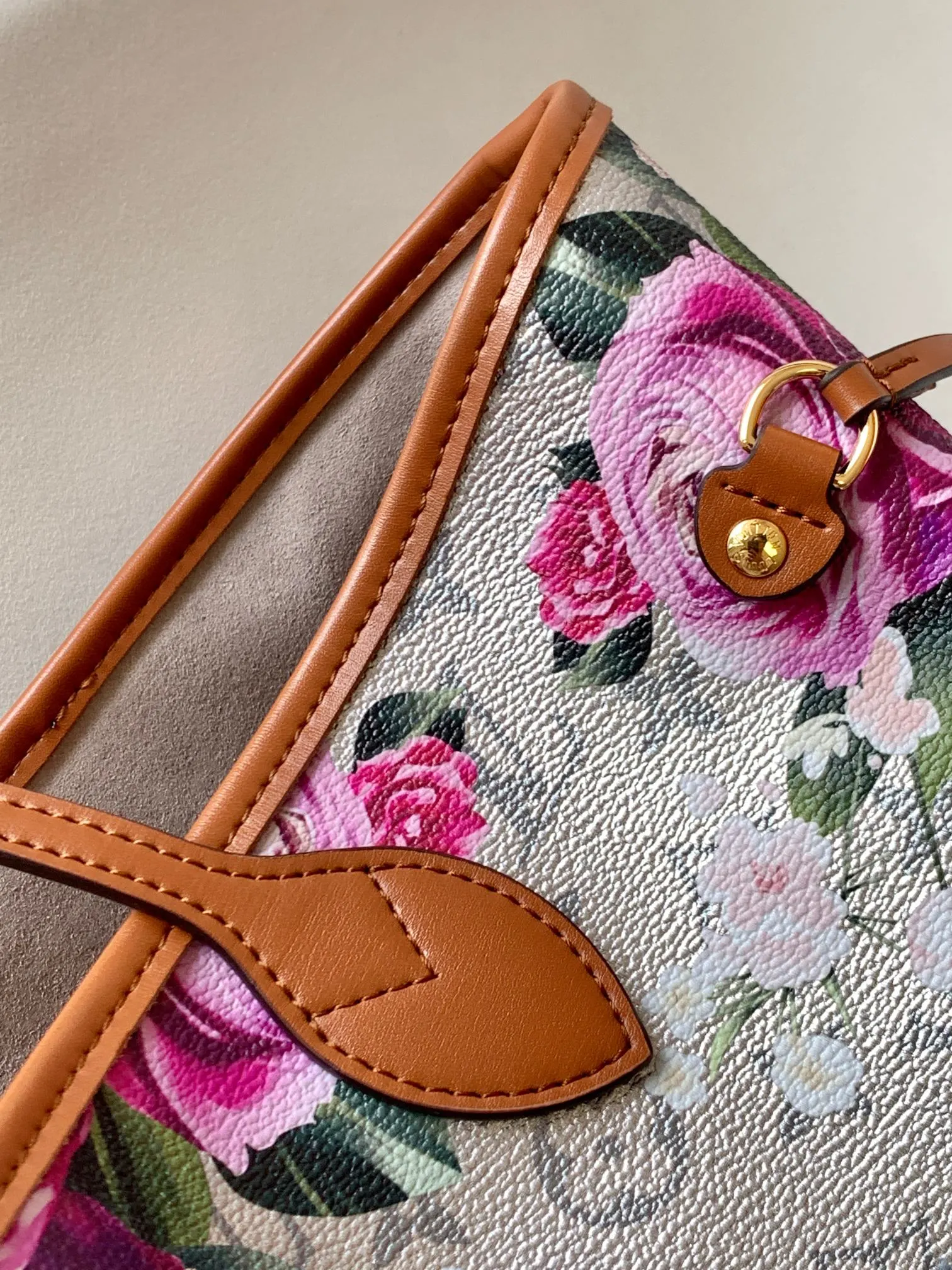 LV Neverfull 金色 牛皮 手拿包 精致手拿款
