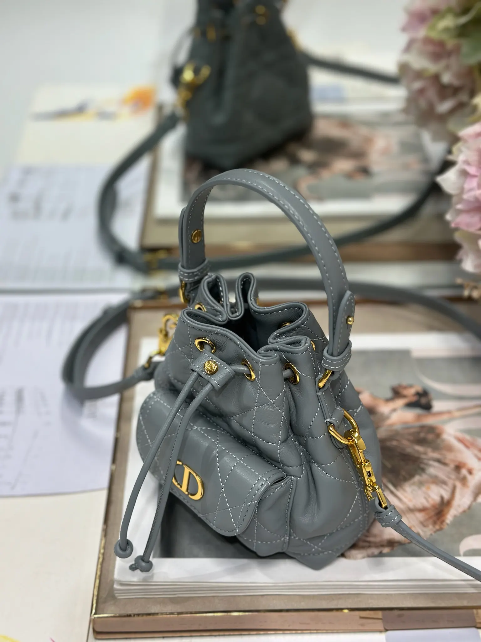 Dior Caro 灰色 皮革 水桶包