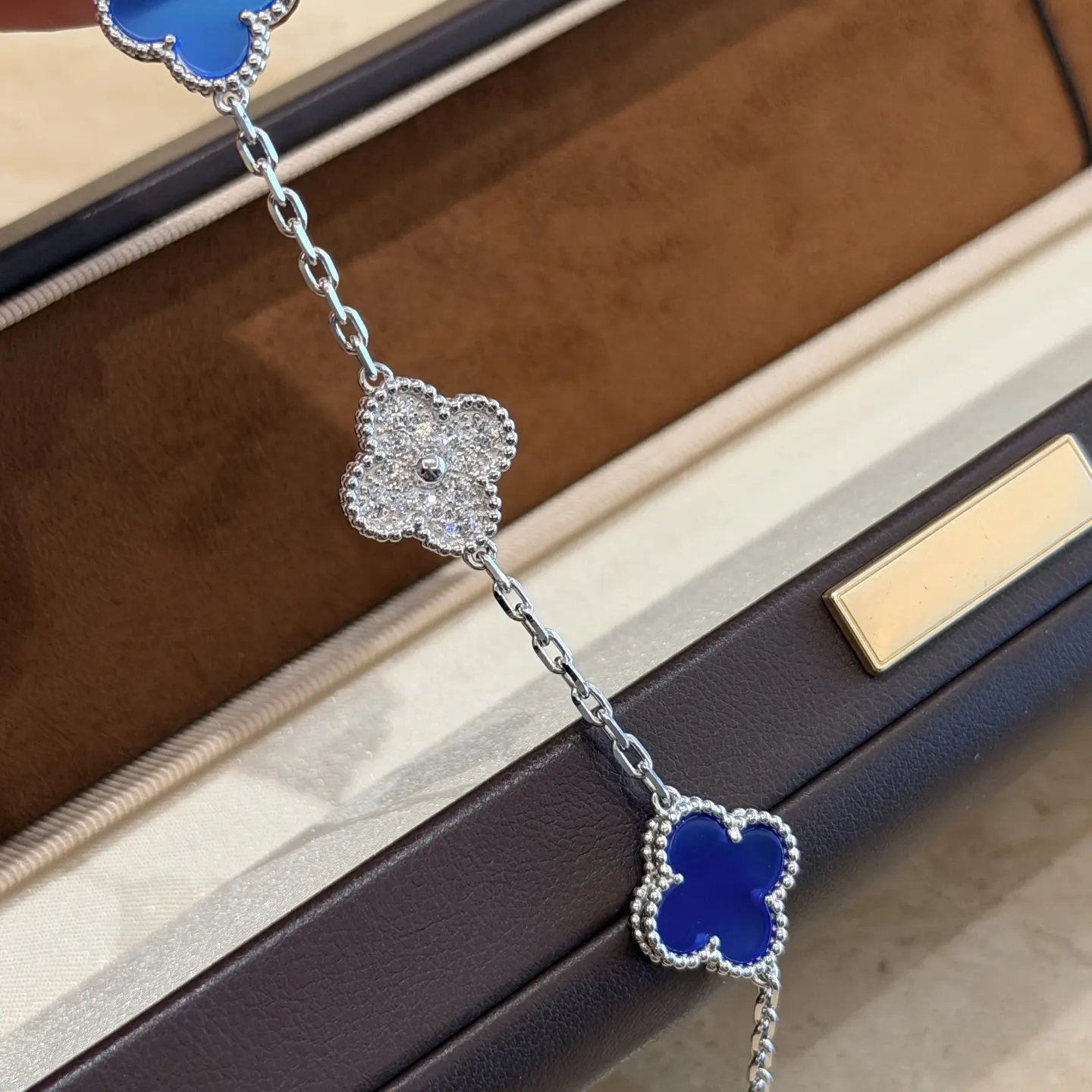 Van Cleef 金色 满钻 四叶草 菱形 手链 日常叠戴款