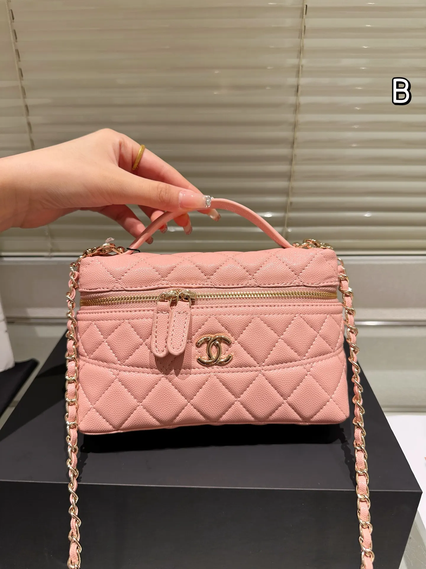 CHANEL 牛皮 挂件 手 斜挎包 轻便斜挎款