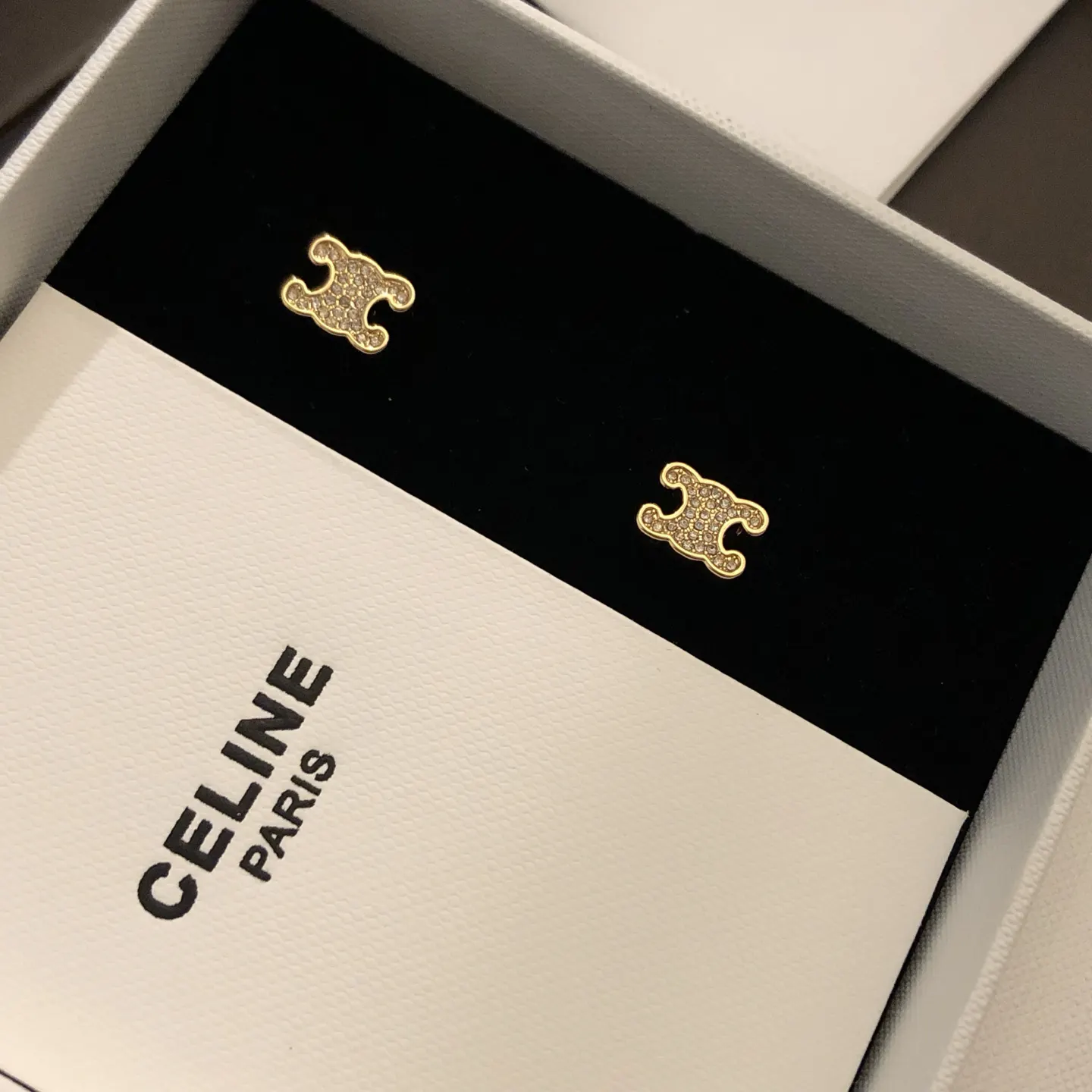 Celine Logo 满钻 耳钉 小巧点缀款