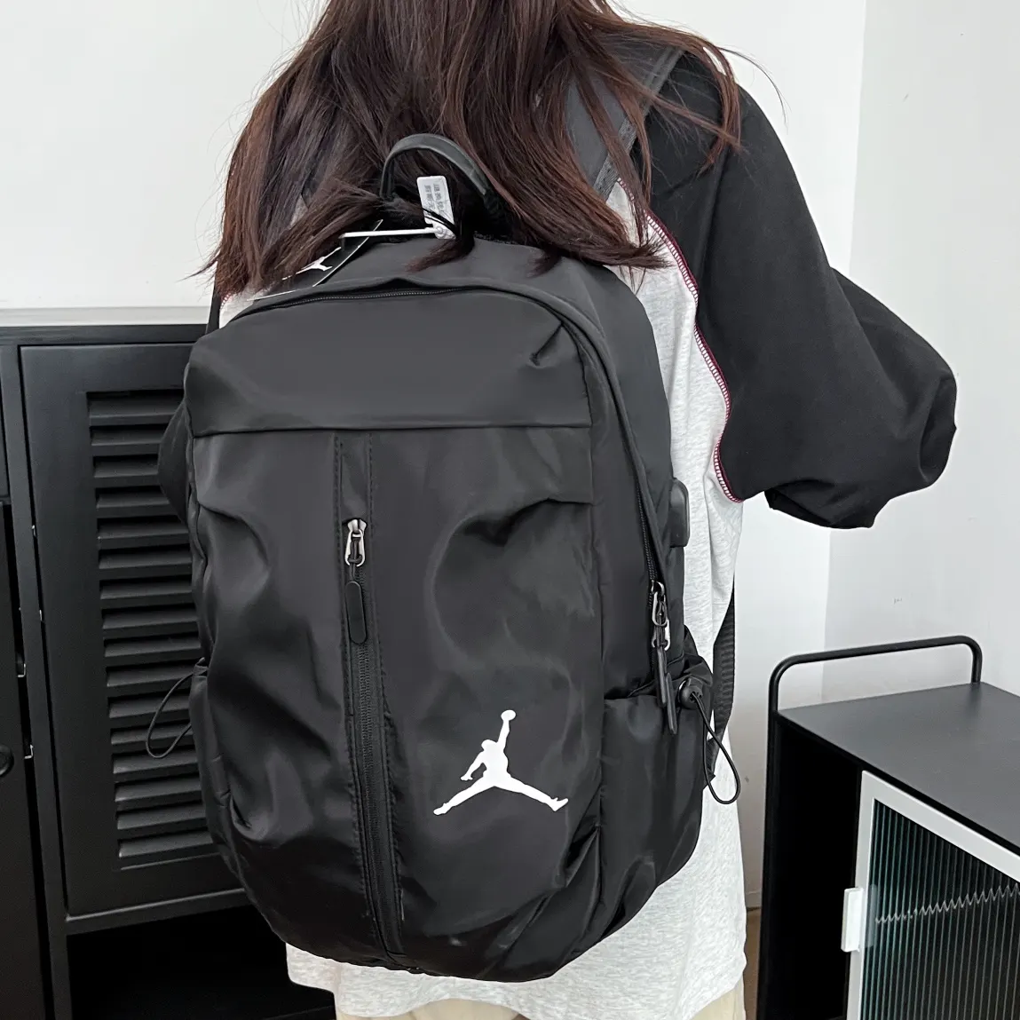 AIR JORDAN乔丹飞人 男女同款簡約百搭 雙肩包 实用雙肩款