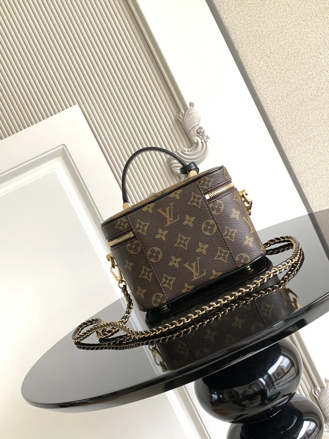 Louis Vuitton Chain Bag Canvas