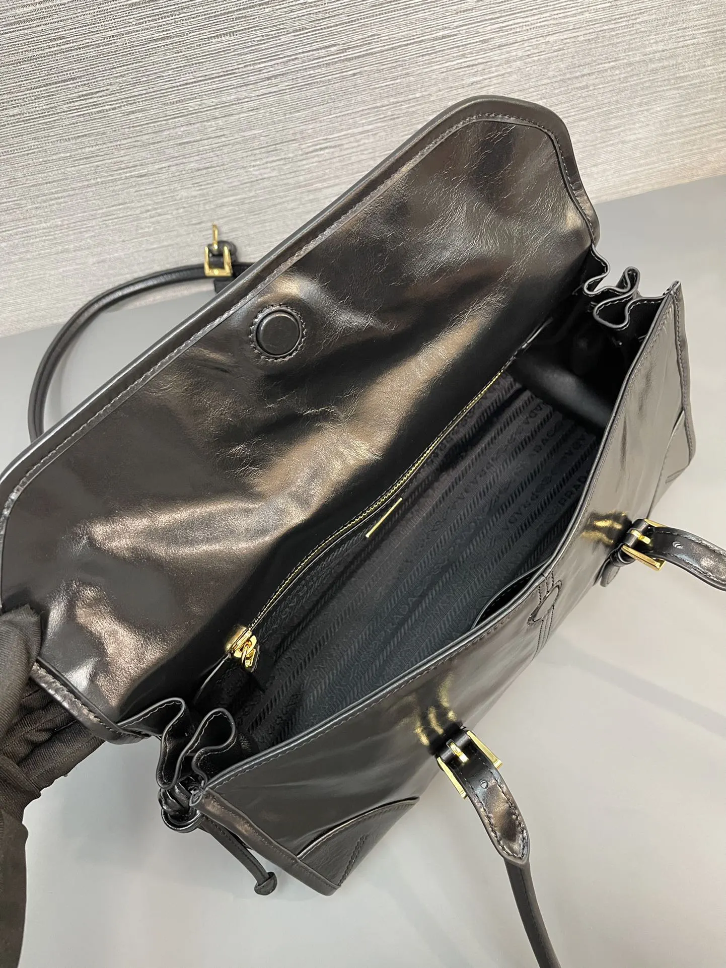 PRADA 1BD376 皮革 三角标 手提包 日常通勤款
