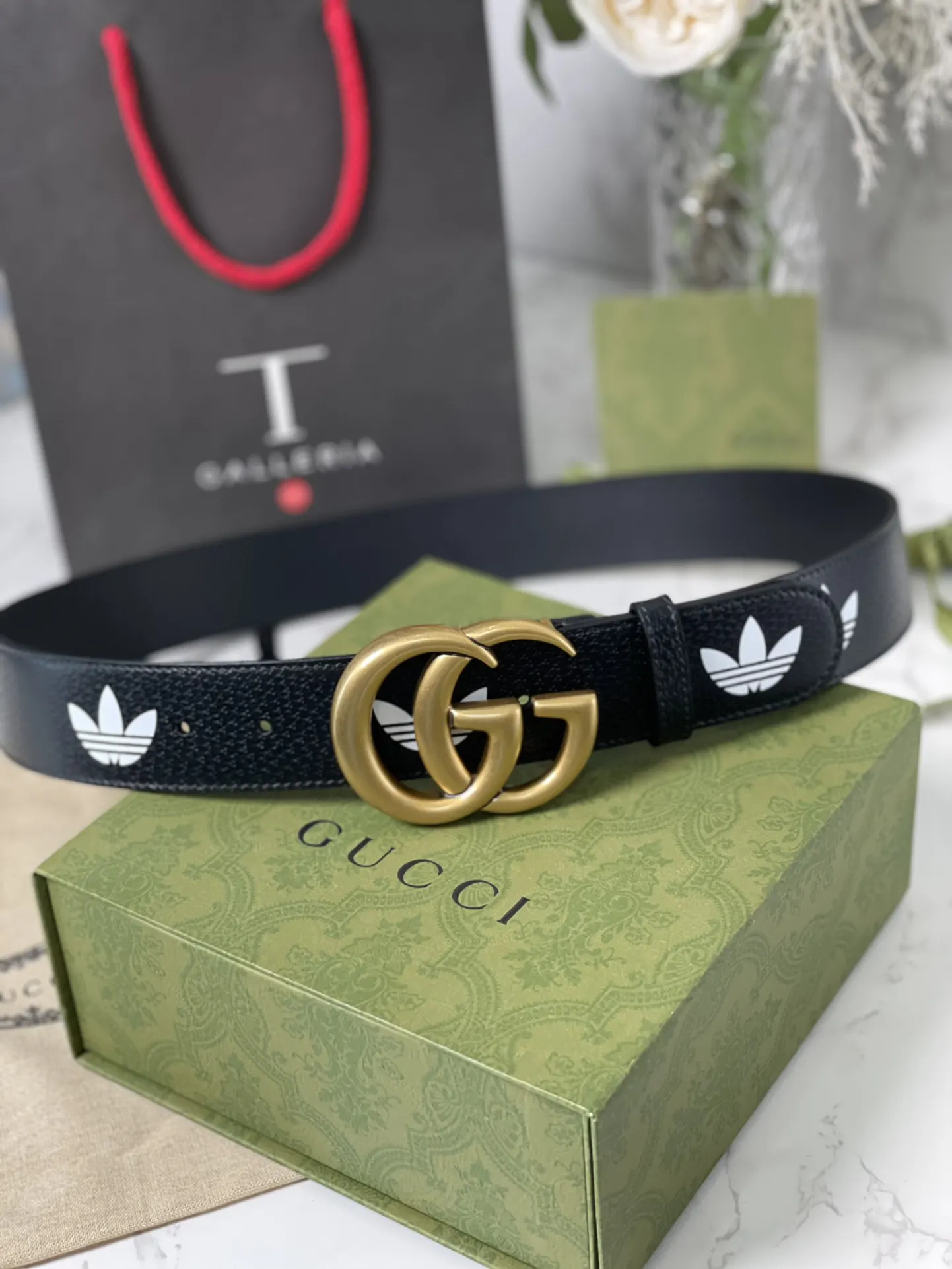 Gucci 双G扣牛皮腰带
