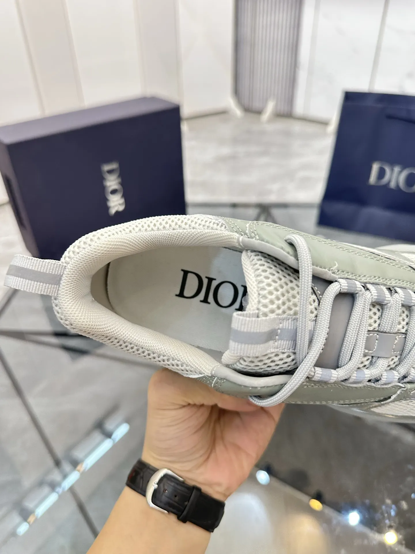 Dior B22 白色牛皮休闲鞋 舒适