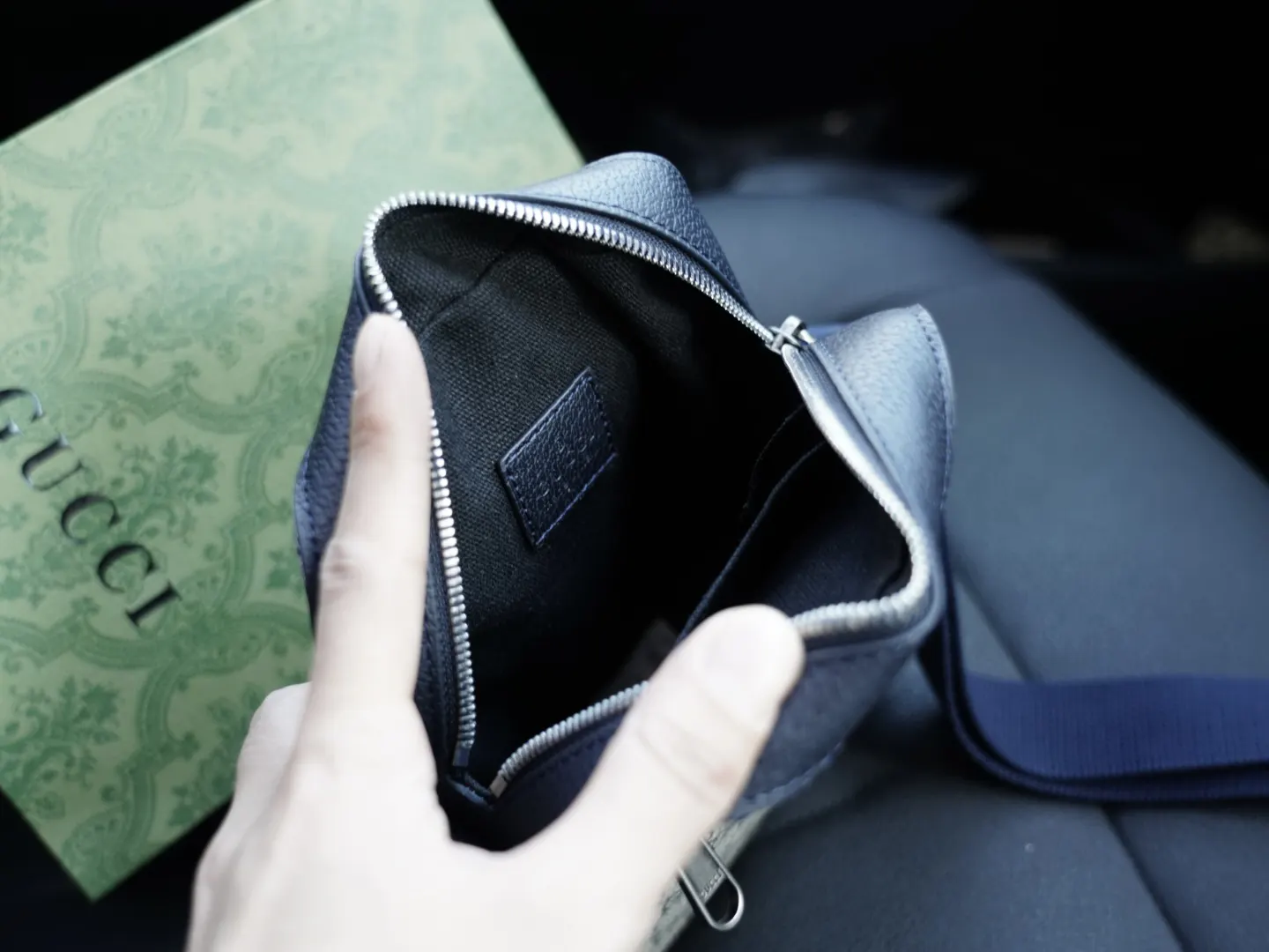Gucci 皮革 斜挎包