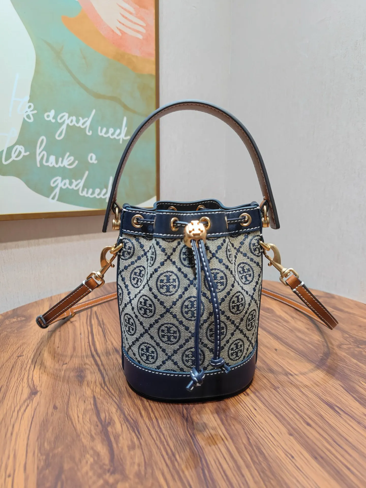 帆布 TORY BURCH Mo夏季新抽绳水 水桶包 休闲水桶款