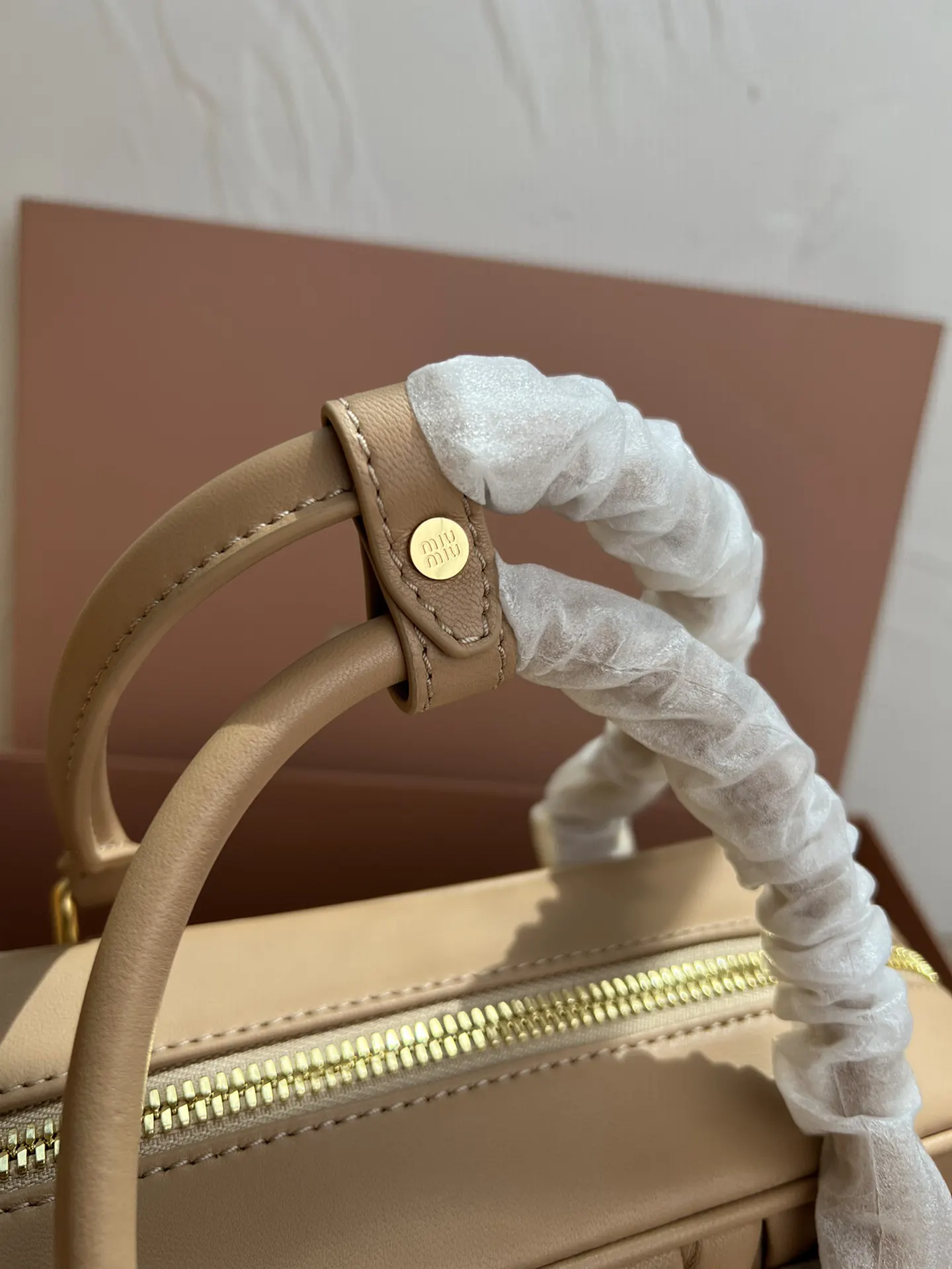 Miu 羊皮 斜背包 輕便斜挎款