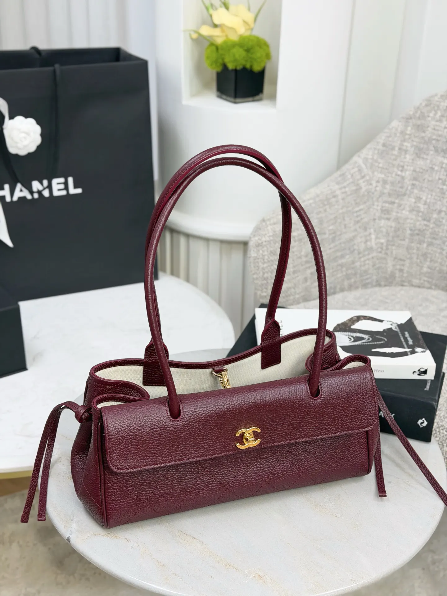 Chanel Cowhide Tote Shopping Bag Hand Held Shoulder Image 6 Chanel Cowhide Tote Shopping Bag Hand Held Shoulder Image 6