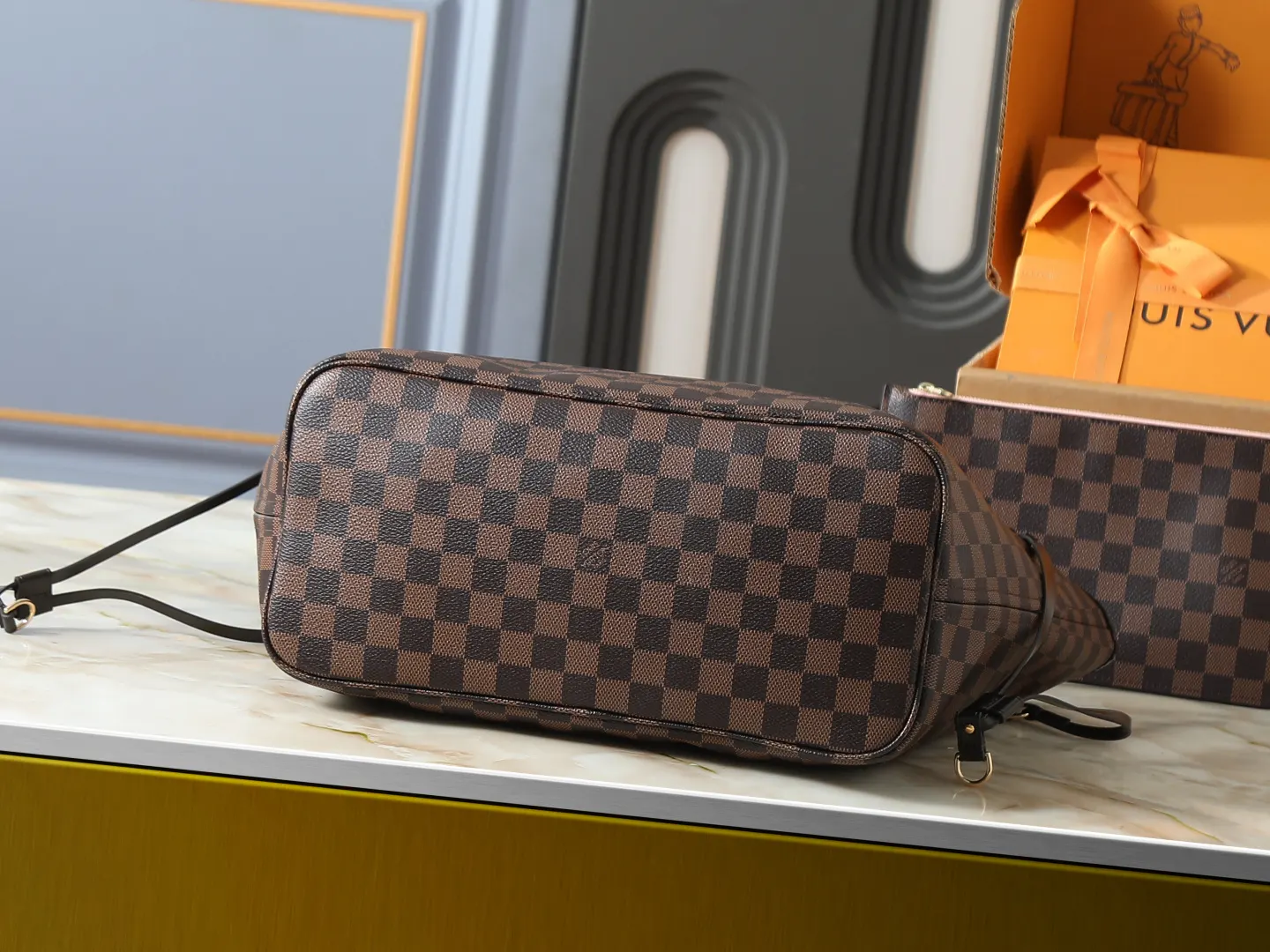 Neverfull 老花 帆布 手拿包 精致手拿款