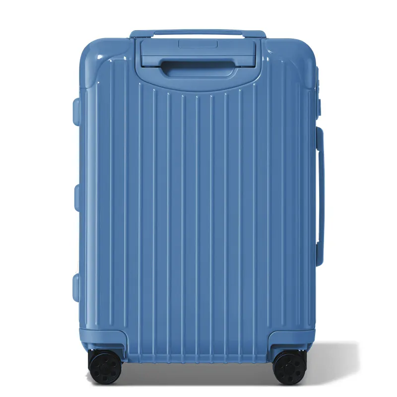 RIMOWA 中国区品牌大使 宋茜 演绎 RIMOW 行李箱 旅行拉杆款 輕便出行款