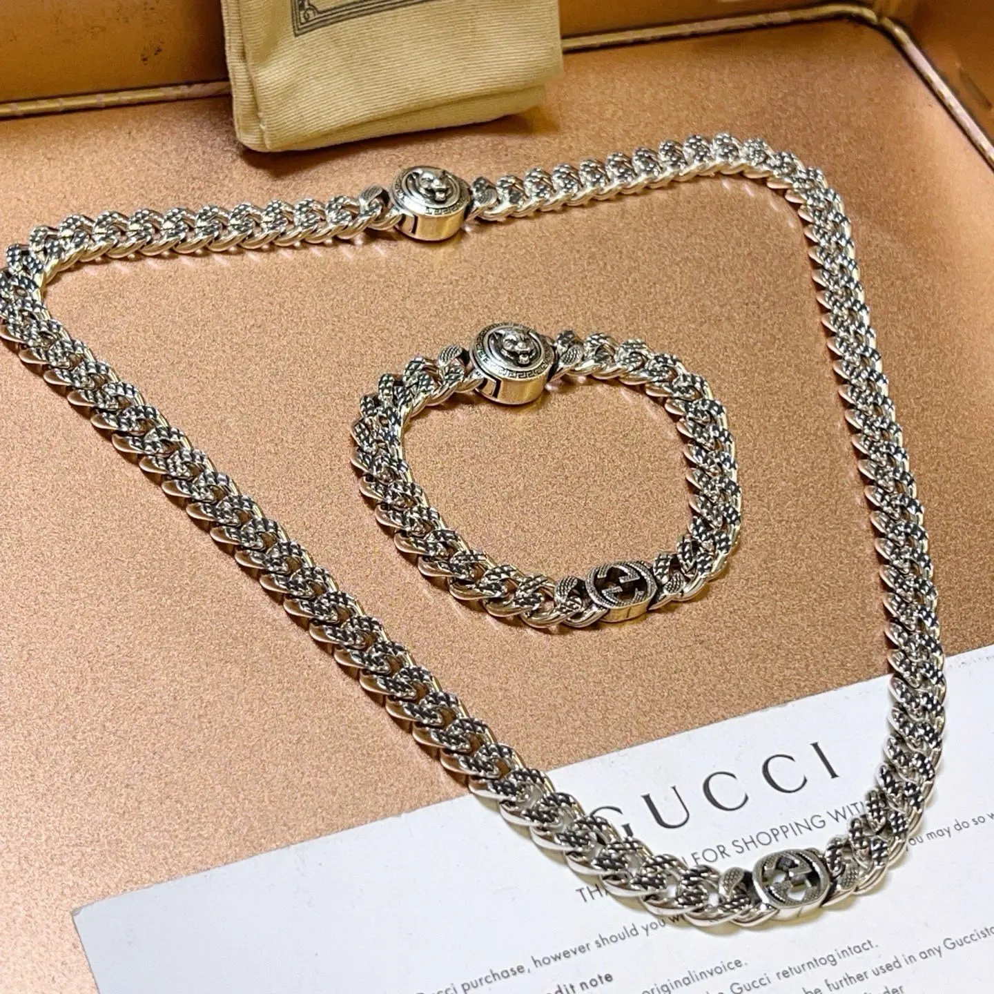 Gucci 链条包 单肩斜挎