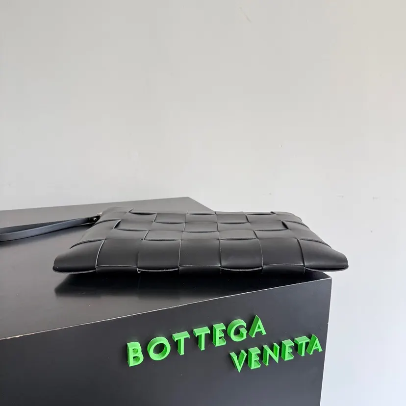 Bottega Veneta 小牛皮 手拿包 精致手拿款