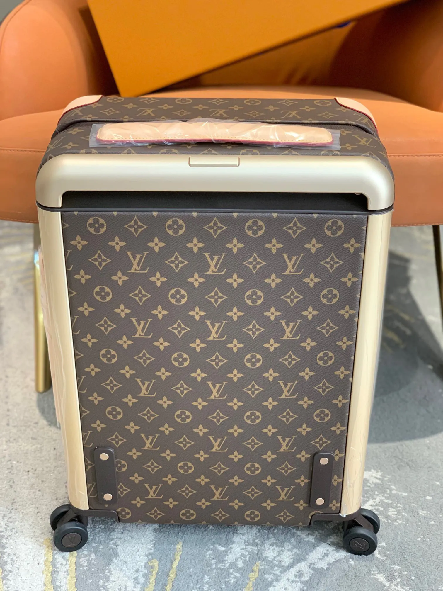 LV 銀色 拉杆真皮包裹 行李箱 旅行拉杆款 輕便出行款