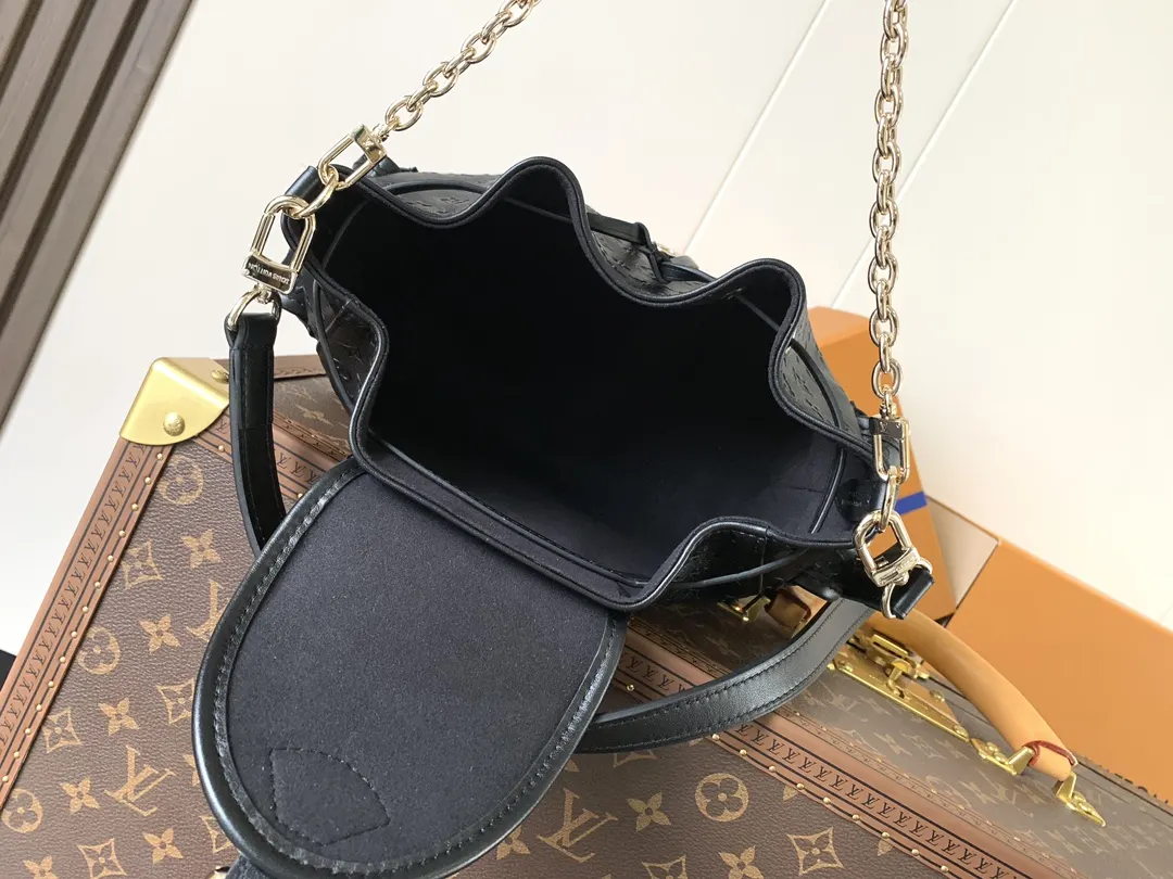 Louis Vuitton Black Chain Bag Leather Image 9 Louis Vuitton Black Chain Bag Leather Image 9