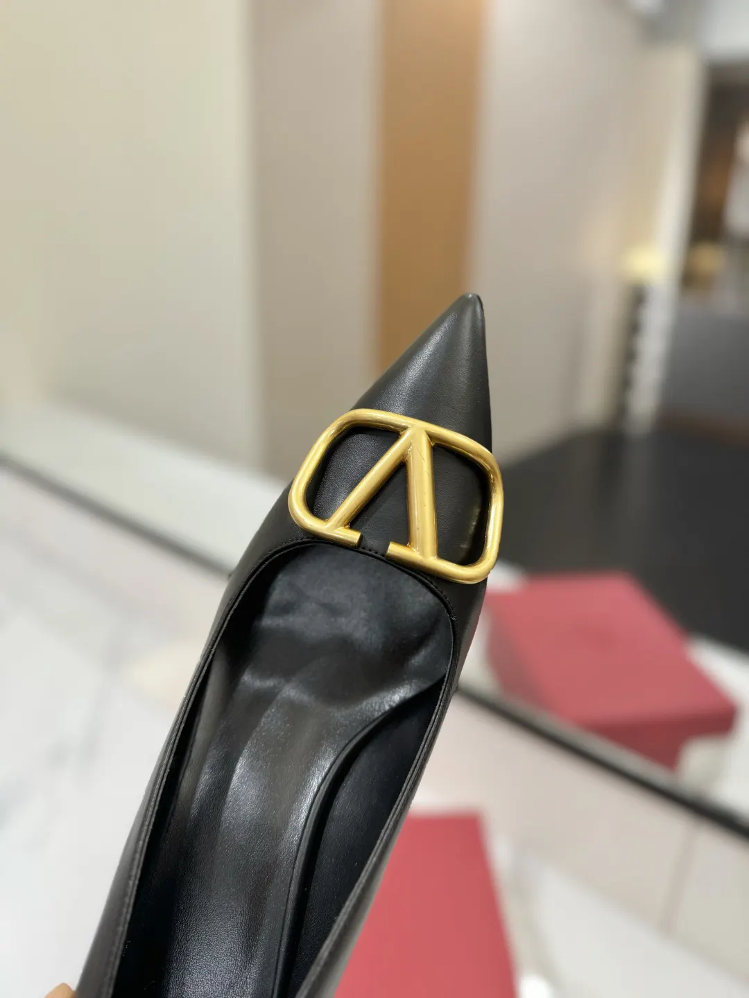 Valentino 金色 平底鞋 通勤约会款 款02