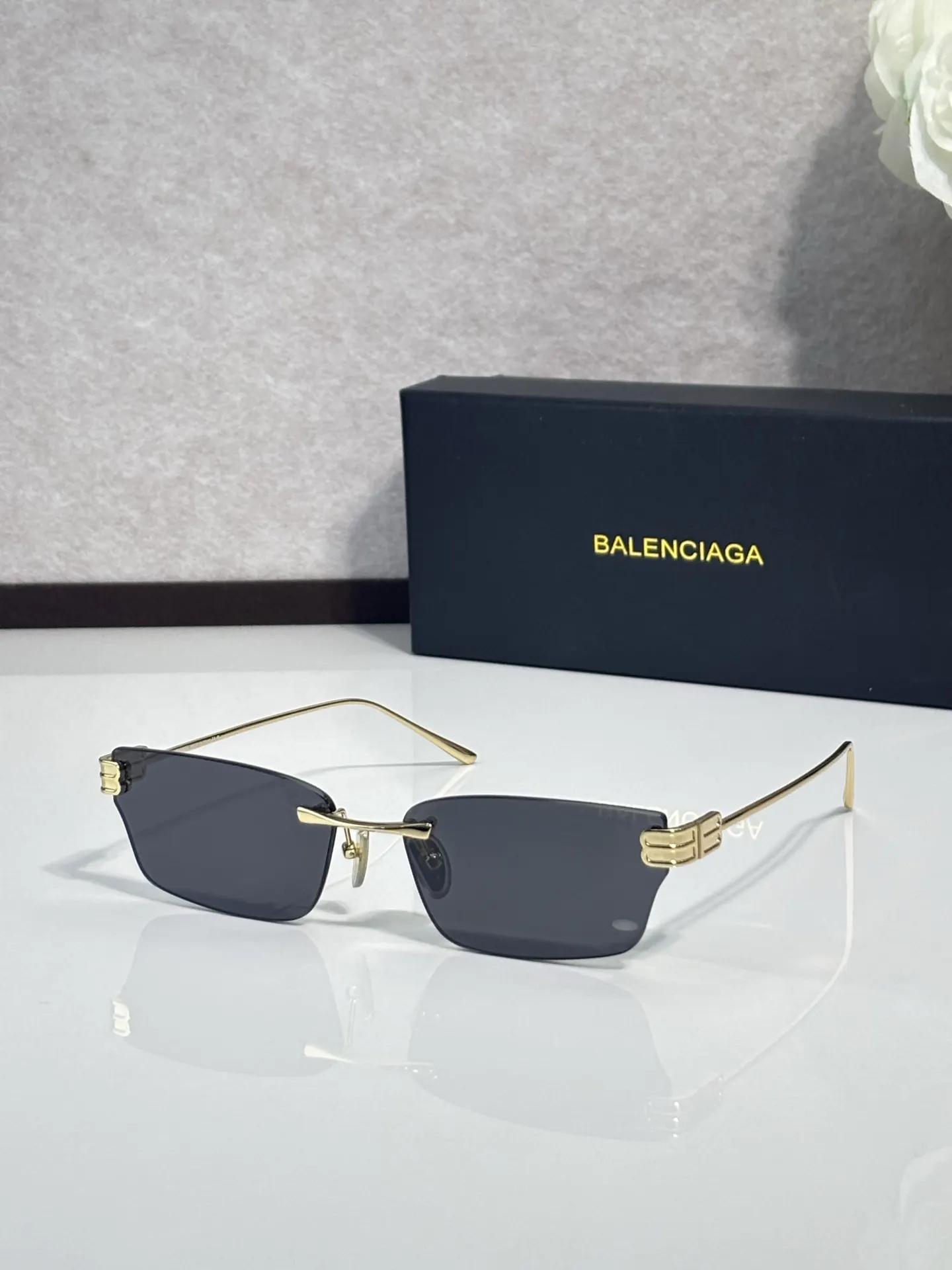 Balenciaga BB0487S 太阳镜