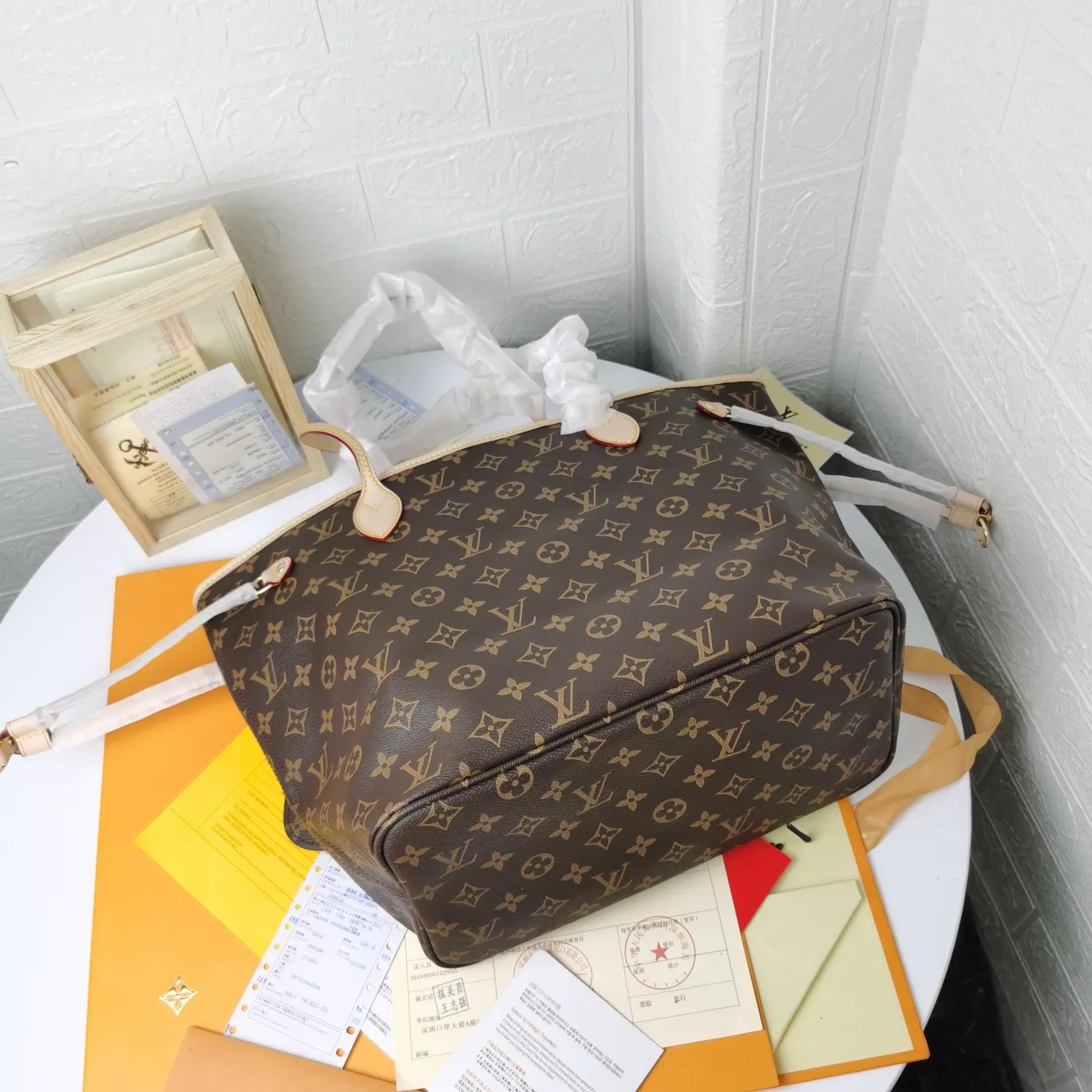 LV Neverfull 老花 牛皮 手拿包 精致手拿款