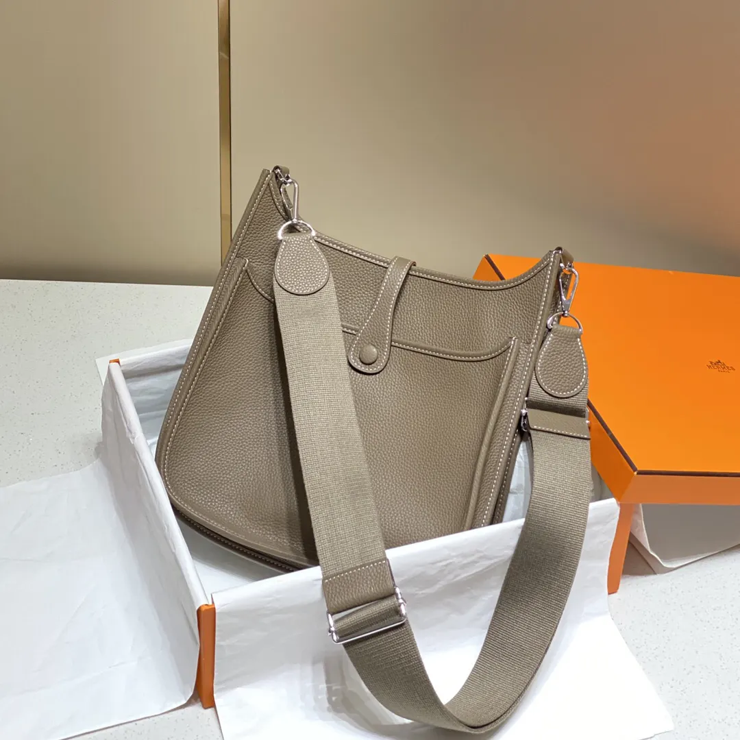 Hermès Evelyne 牛皮 斜挎包 29cm