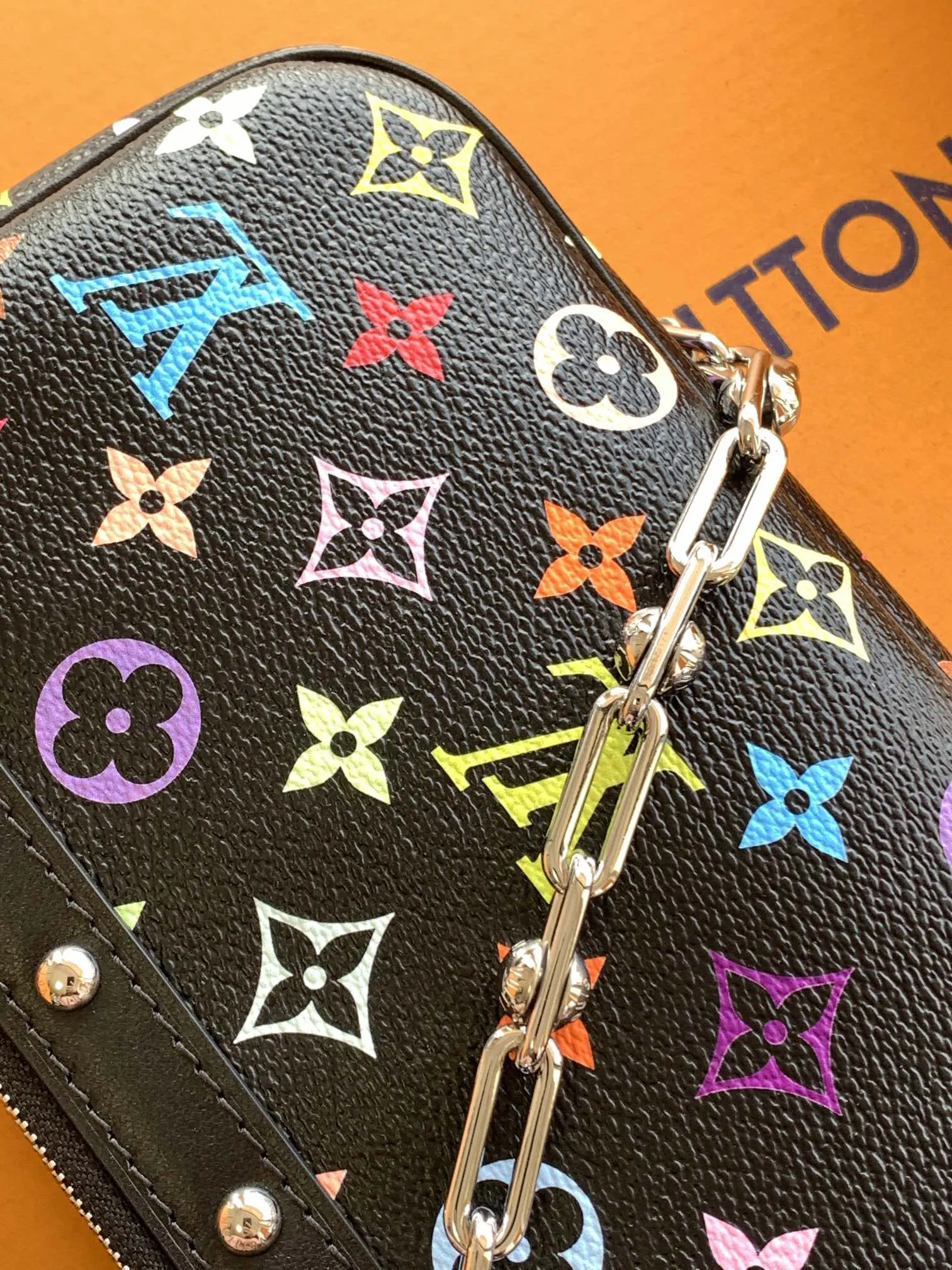 Louis Vuitton Chain Bag Leather
