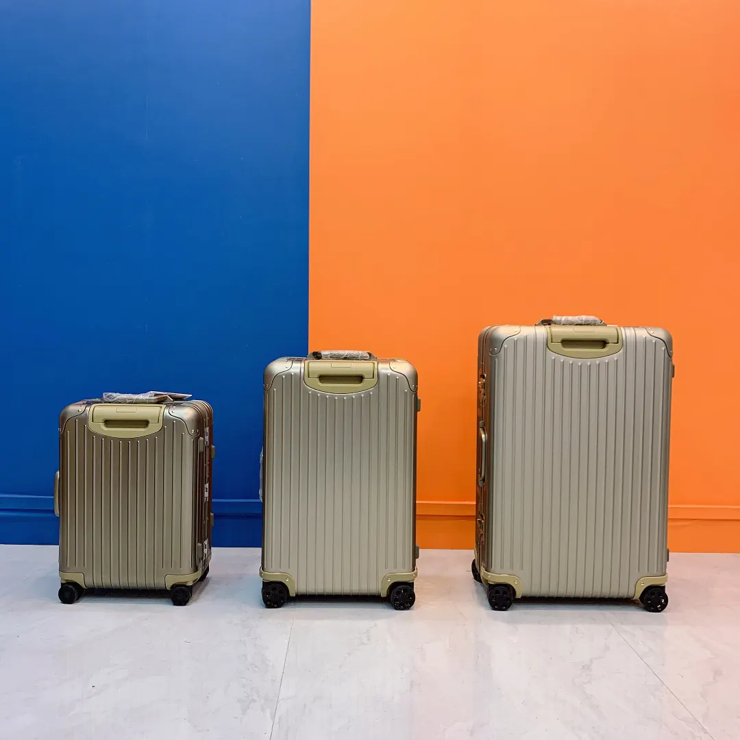 Rimowa Black Silver Suitcase Travel Lightweight