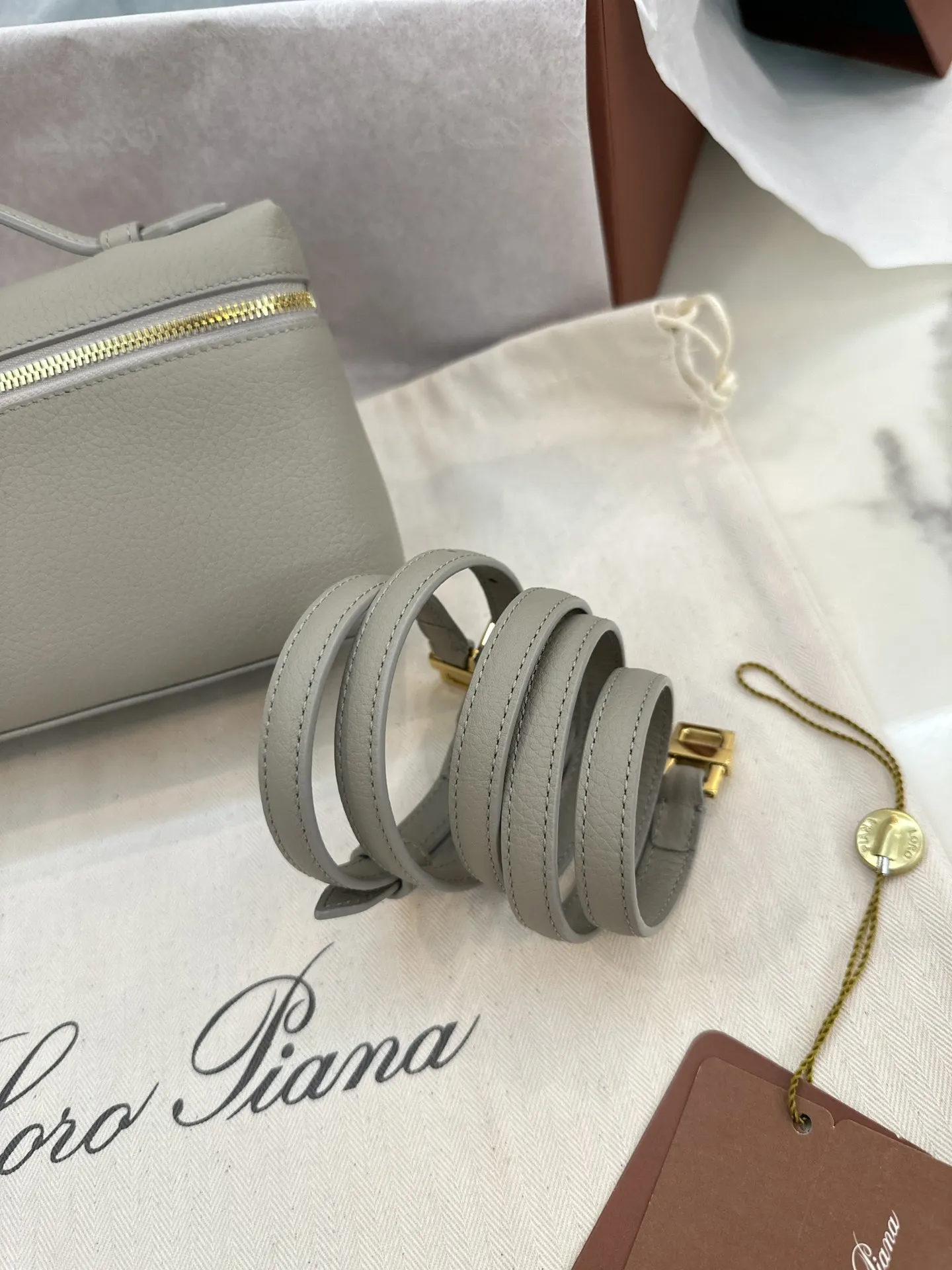 小牛皮 Loro Piana Extra Poket 手拿包 精致手拿款