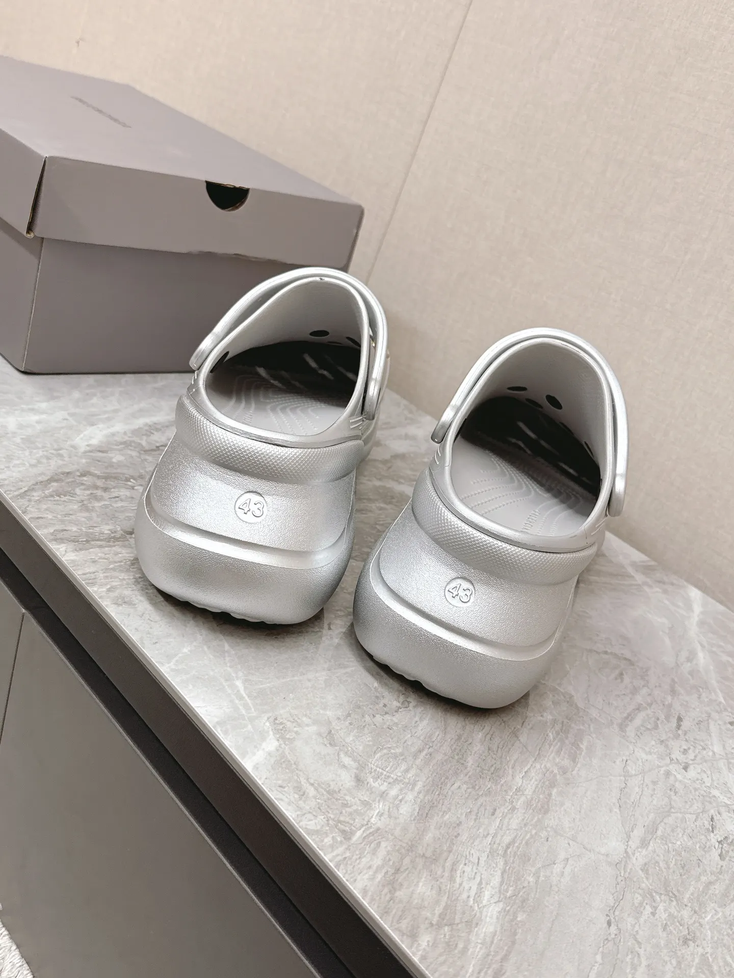 Balenciaga 金扣 运动鞋
