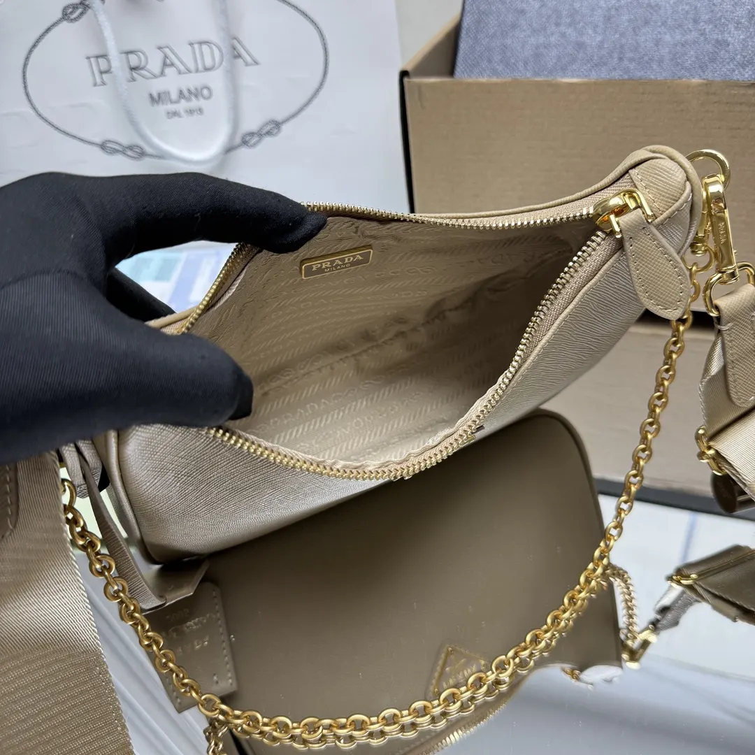 PRADA 卡其色Re-Nylon链条Hobo腋下包 小包组合款