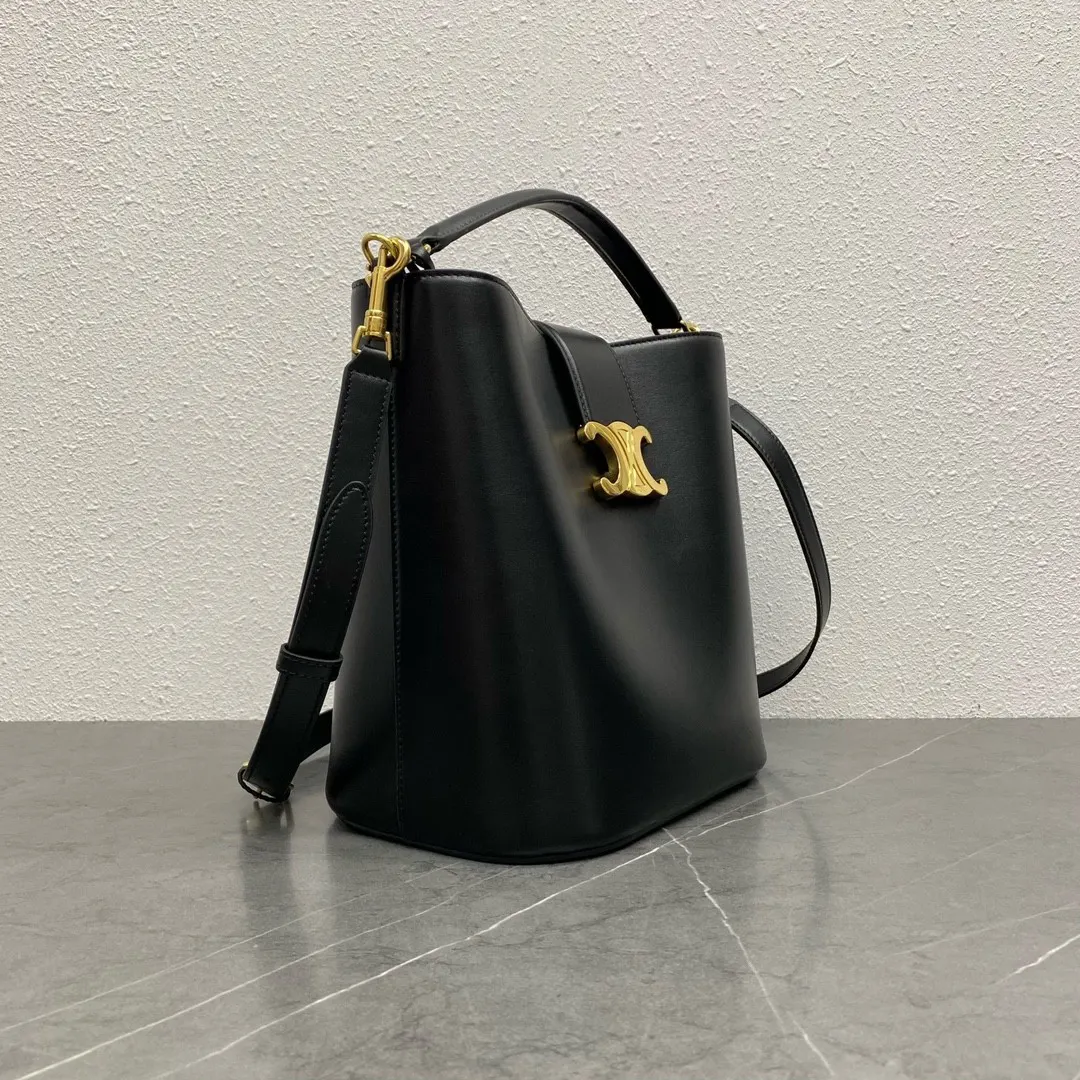 黑色 金色 小牛皮 上线 CE家 桶包 Louise 采用光泽细 水桶包 休闲水桶款